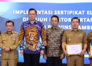Wako Ahmadi Terima Penghargaan PTSL Dari Mentri ATR/BPR RI