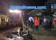 Pasca Banjir Kayu Aro, Kadis PUPR Maya Novefry Dampingi Bupati Kerinci Pantau Pembersihan Saluran Air