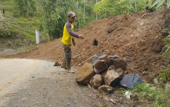 Dukung Program TMMD Kodim Kerinci, Warga Tata dan Ratakan Batu