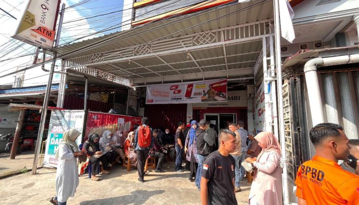 Antrean Nasabah Membludak, Bank Jambi Cabang Kerinci Tambah Teller dan Buka Teras Layanan
