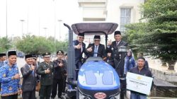 Serahkan Bantuan Alsintan Dorong Produktivitas Pertanian