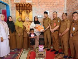 Wawako Azhar Salurkan Bantuan Cegah Stunting